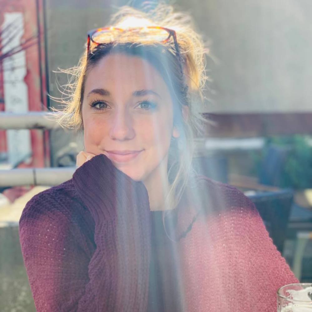 Meet your Posher, Maya